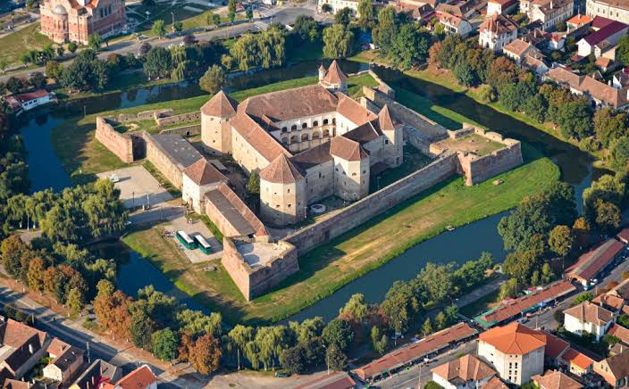 Făgăraș Fortress, Market & Heritage Walk