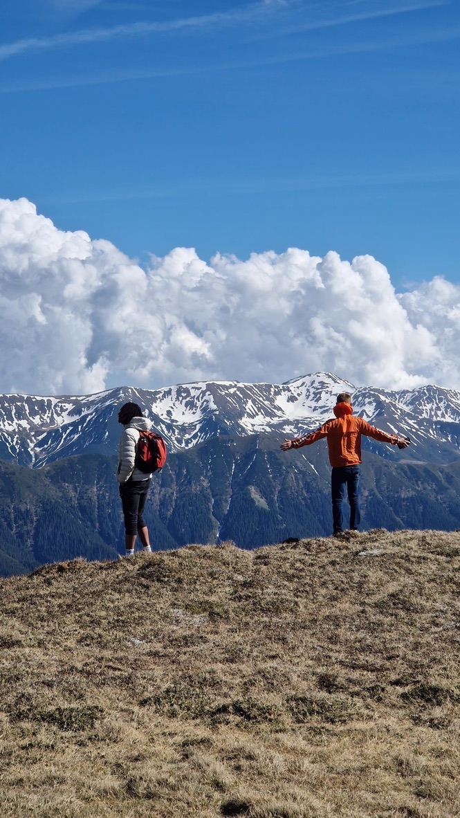 Fereastra Mare High-Mountain Hike & Ridge Picnic
