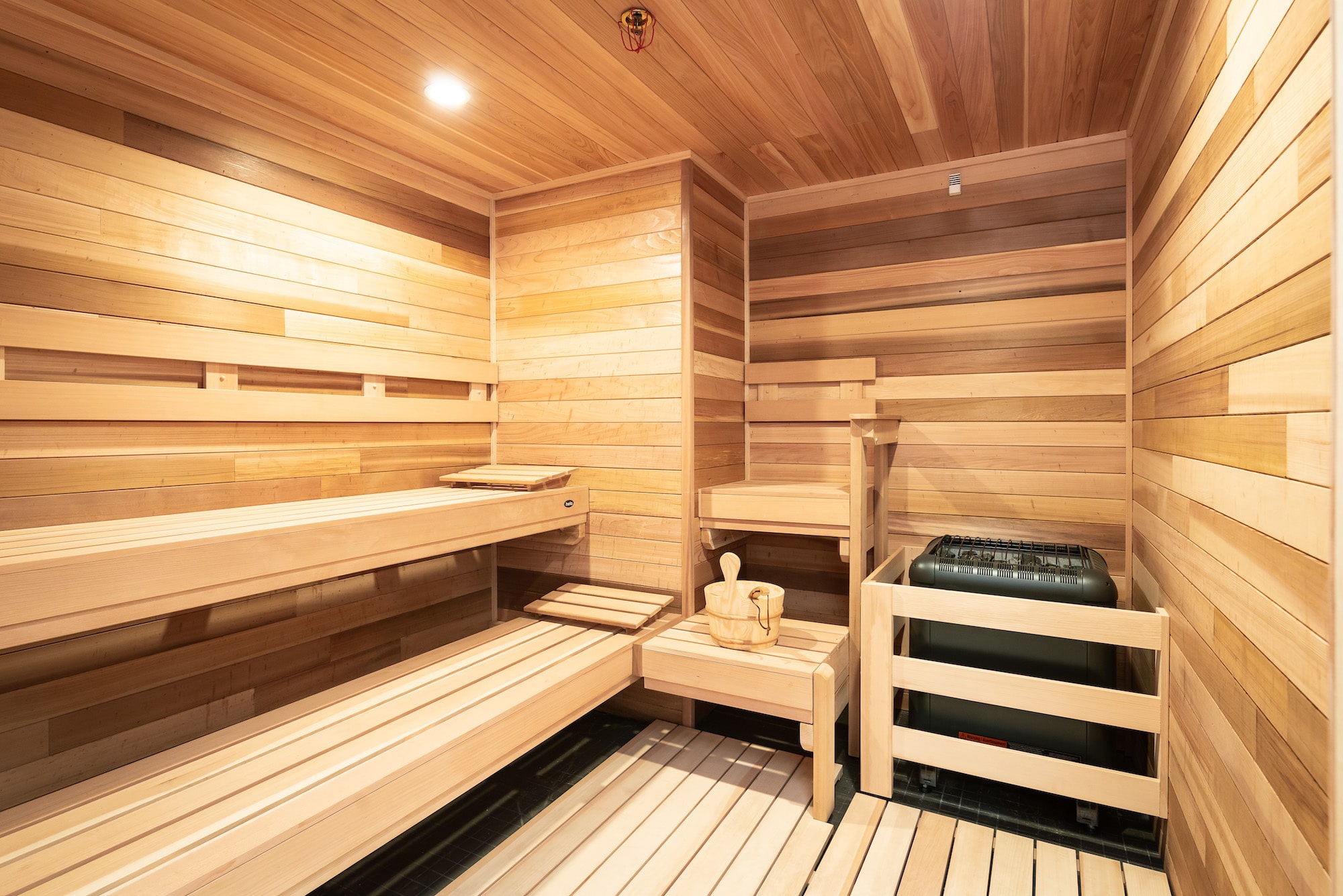 Sauna & Cold-Exposure Recovery