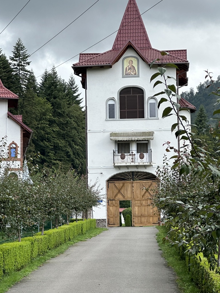 Berivoi Monastery & Countryside Walk