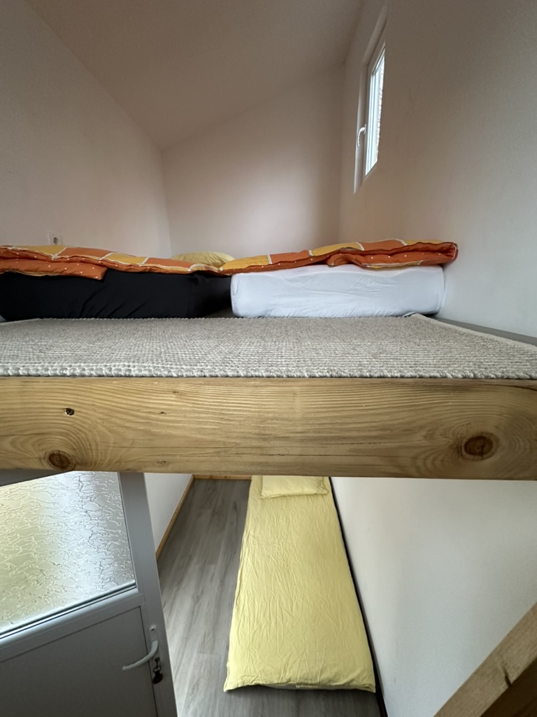 Cabin 5 - Image 4