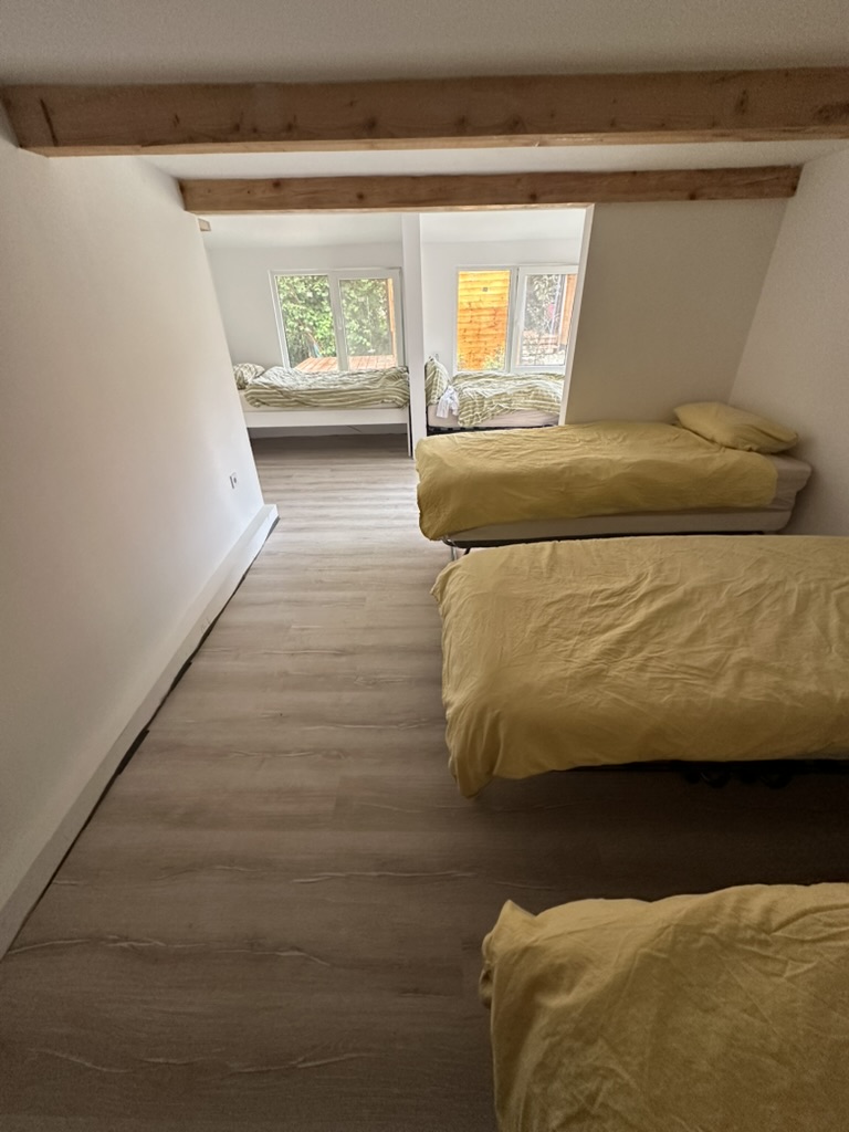Lounge - Image 8