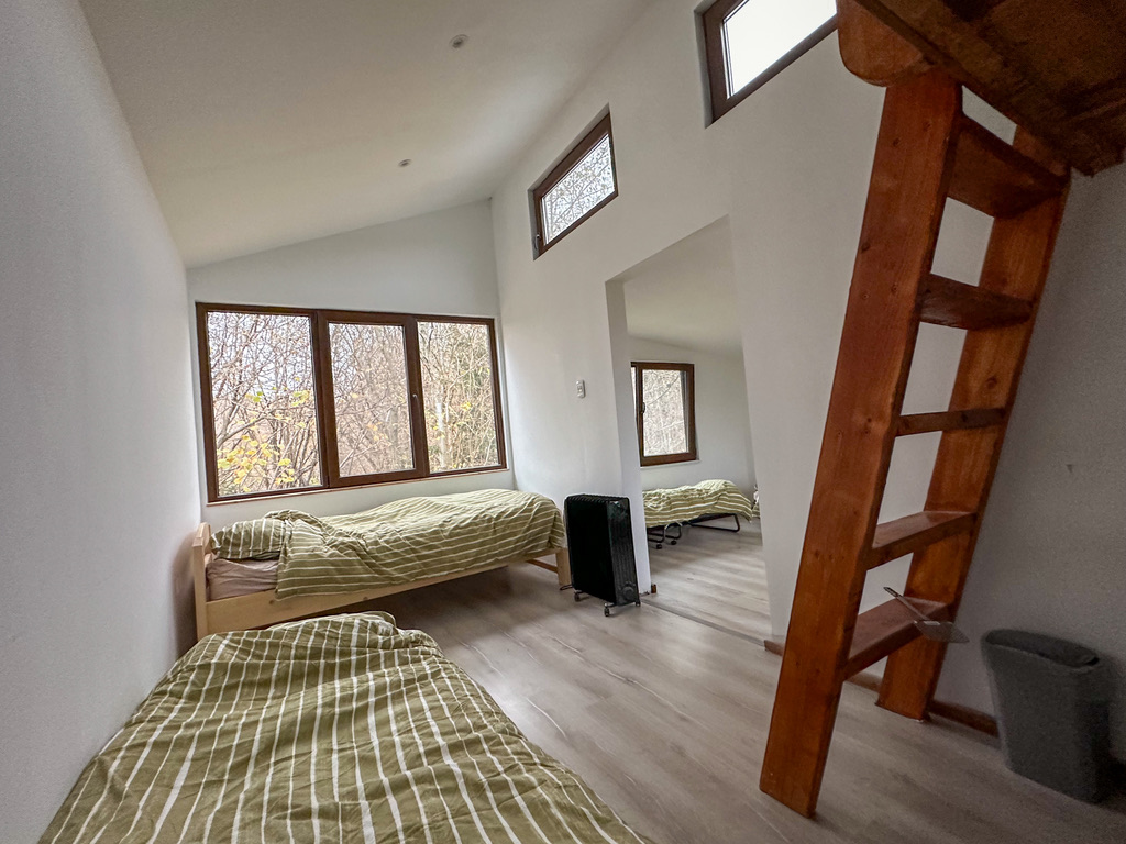 Cabin 4 - Image 5