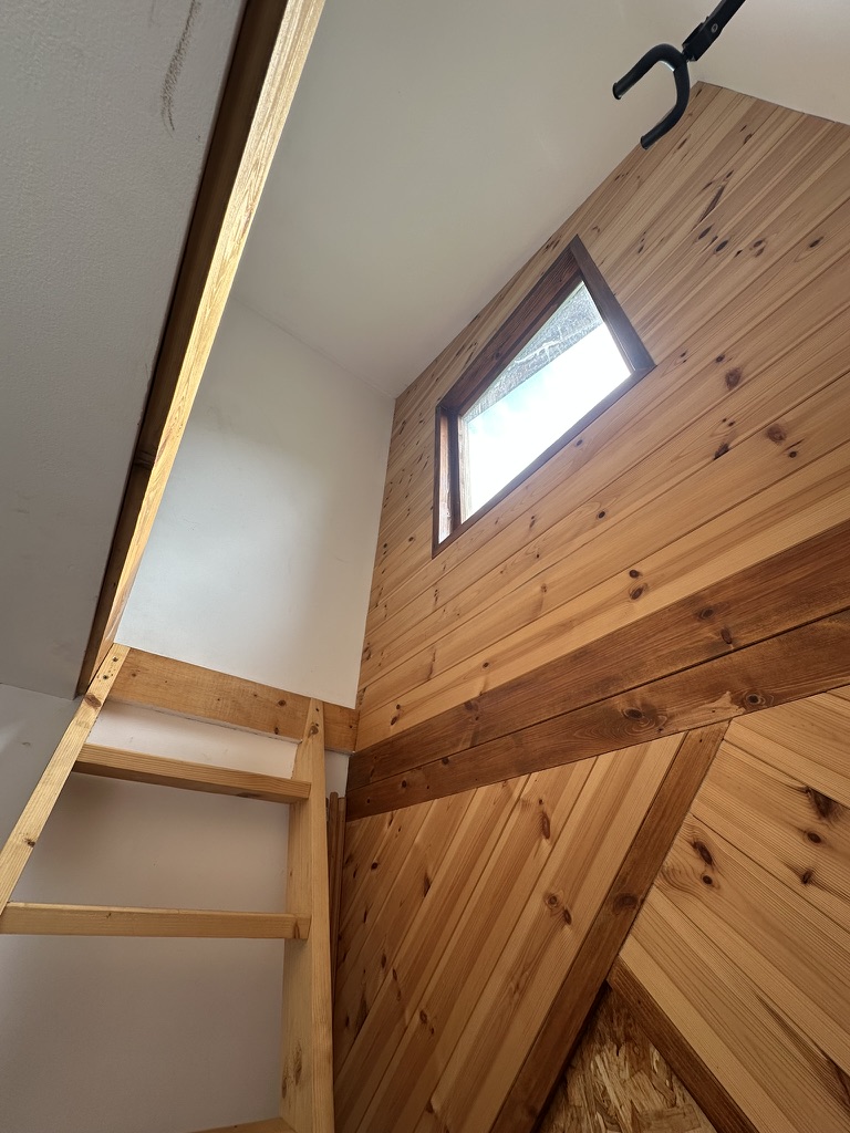 Cabin 5 - Image 2