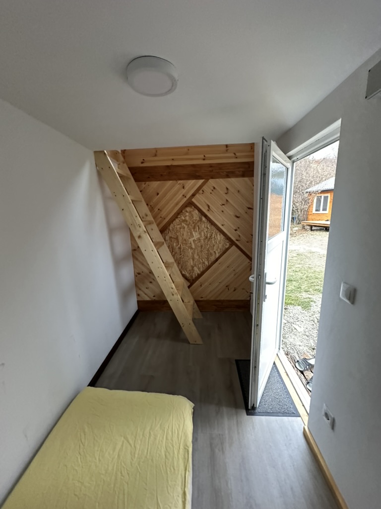 Cabin 5 - Image 3